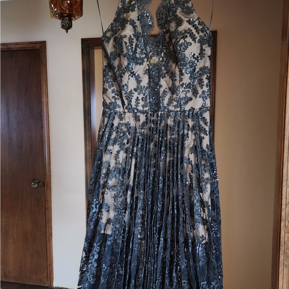 Bought from Neiman Marcus, never worn, with tags, cross posted. - Picture 2 of 5